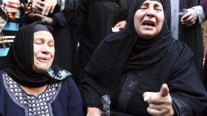 Emiratos condena a una embarazada asiática a morir lapidada por adulterio