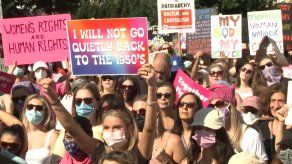 Decenas de miles protestan por el derecho al aborto en EE. UU.