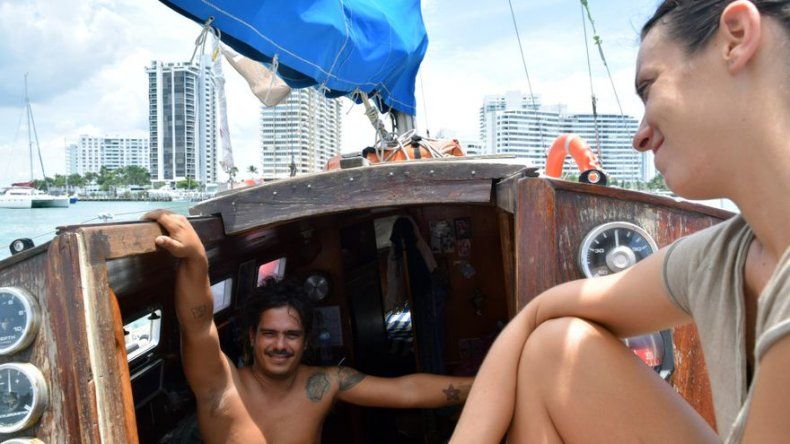 La pareja que cruzó el Atlántico a vela con pasajeros que hacían barcostop