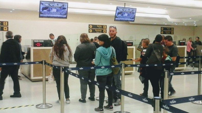 Anteproyecto sobre controles migratorios propone estadía de 30 días para turistas