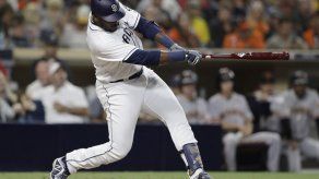 Gigantes superan a Padres con sencillo de 2 carreras de Shaw