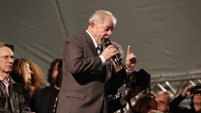 La corte suprema de Brasil da luz verde al encarcelamiento de Lula