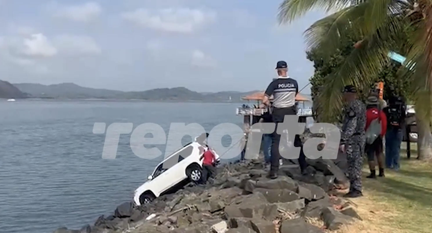 Falleció conductora que cayó al mar desde la Calzada de Amador