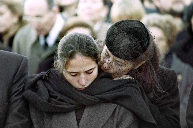 Un libro levanta el velo sobre Anne Pingeot, La cautiva de Mitterrand