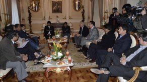 Morales explica la demanda contra Chile en la CIJ a gobernadores bolivianos