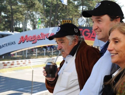 Uruguay vive una catástrofe por la subida del precio del mate, Mujica