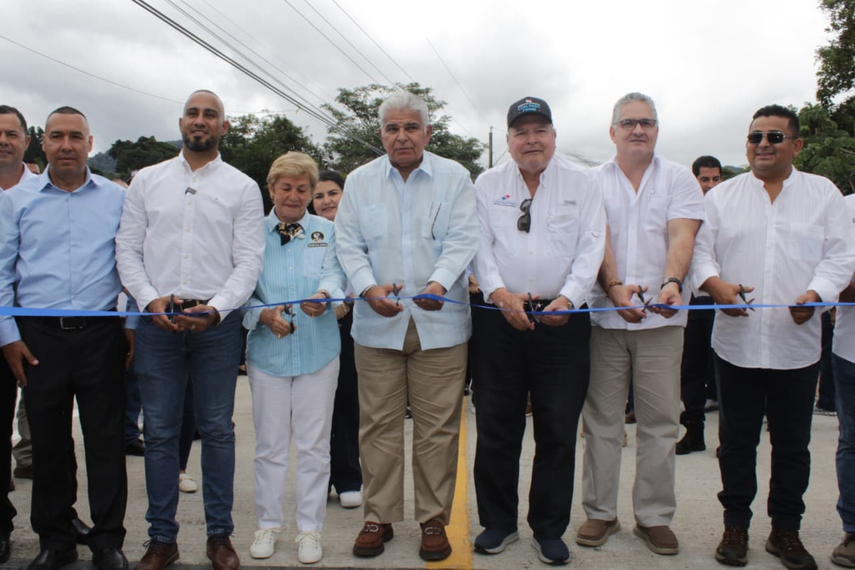 Presidente Mulino inaugura nuevo puente vehicular&nbsp;