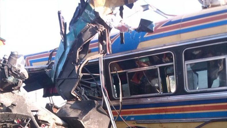 Accidente de tránsito en el centro de Venezuela deja 16 muertos y 50 heridos