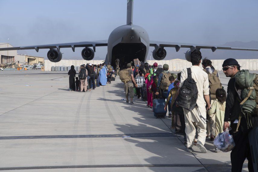 Francia terminará el viernes las evacuaciones desde Kabul