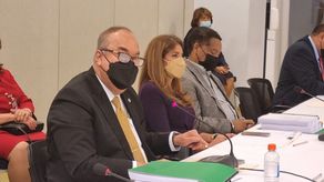 El informe fue entegado al director de la CSS, Enrique Lau.