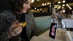 Quienes viajen por tierra deberán mostrar su certificado de vacunación, sin necesidad de presentar una prueba de COVID-19 negativa.