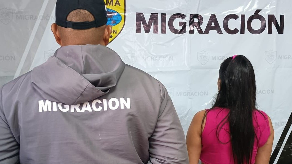 Migración retiene a dos extranjeras durante operativo Migración retiene a dos extranjeras durante operativo