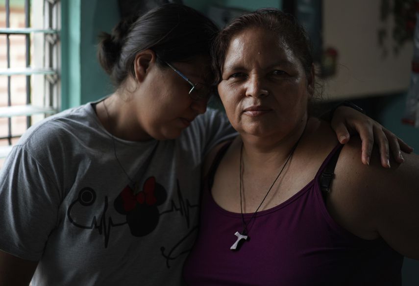 Activistas a favor del derecho al aborto dicen que la ley ha dado paso a numerosas violaciones de los derechos humanos y debería servir como advertencia a lo que puede suceder en Estados Unidos.