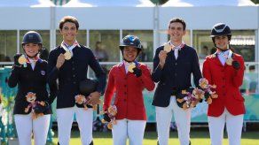 Marissa Thompson con una medalla histórica para Panamá