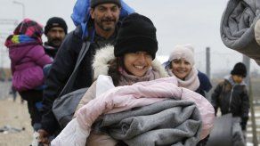 Naufraga en Egeo un bote migrante