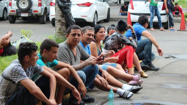 Panamá finaliza venta de boletos aéreos a México para migrantes cubanos