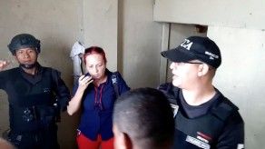 Unidades de la Policía piden desalojar área, subteniente se rehúsa a entregarse Unidades de la Policía piden desalojar área, subteniente se rehúsa a entregarse