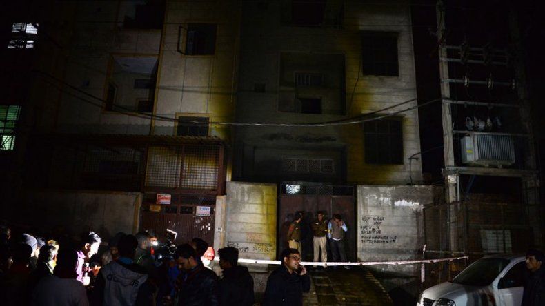 Al menos 17 muertos en un incendio en un almacén de plásticos en Nueva Delhi