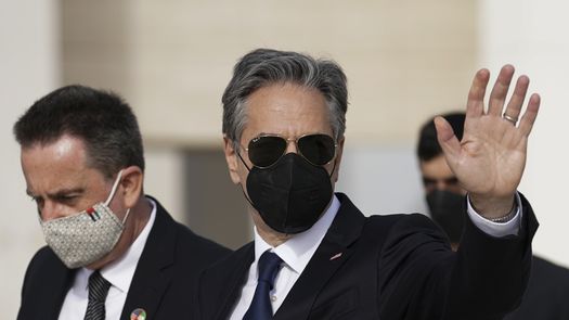La delegación incluía a la vicepresidenta Kamala Harris, al secretario de Estado Antony Blinken, al secretario de Defensa Lloyd Austin, al director de la CIA William Burns y al enviado para el clima John Kerry, entre otros.