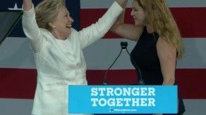 Clinton y Alicia Machado critican la retórica agresiva de Trump