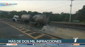 Colisión entre dos camiones articulados en Veraguas deja dos heridos
