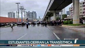 Estudiantes del Instituto Comercial cierran la vía Transístmica y piden mejoras