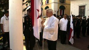 Con izada de la Bandera