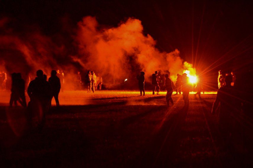 La fiesta se realizó dos días después de levantar el toque de queda nocturno por la pandemia de coronavirus.