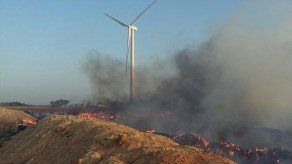 Reportan incendio de gran intensidad cerca del Parque Eólico de Penonomé