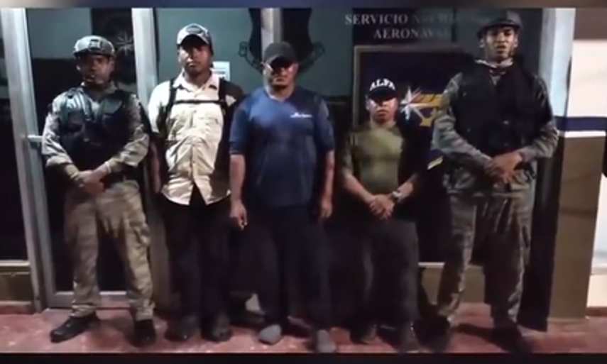 Policía Nacional rescata a tres guardaparques de MiAmbiente en Isla Gato