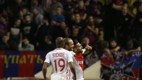 Falcao es aclamado al llegar a Colombia