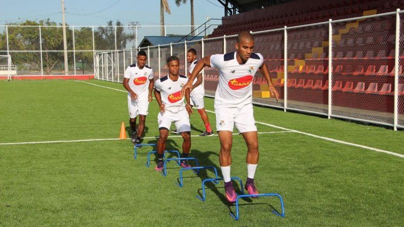 Tony Taylor entrena con Panamá que se enfoca en la Copa Centroamericana
