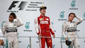 F1: Mercedes llega a China aturdido tras caer en Malasia