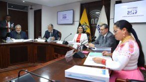 Consejo Electoral de Ecuador prórroga diez días la proclamación de resultados