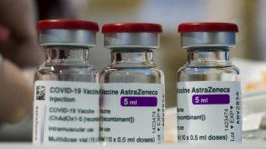 Viales de vacuna de AstraZeneca.