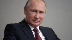 Clinton pide a EEUU que vigile a Putin porque su ofensiva no ha terminado