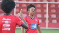 Marta Cox, una de las mayores figuras de la selección femenina de Panamá. Marta Cox, una de las mayores figuras de la selección femenina de Panamá.
