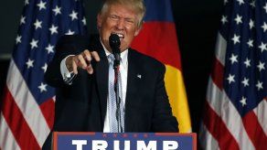 Trump y Clinton ofrecen visiones contrastantes del país