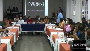 Momento en que Carlos Motta, director del IMA, se levantó de la mesa única de diálogo. Momento en que Carlos Motta, director del IMA, se levantó de la mesa única de diálogo.