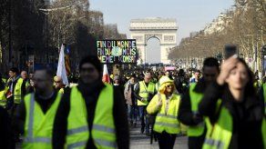 Chalecos amarillos se manifiestan dispersos en Francia a tres meses del movimiento