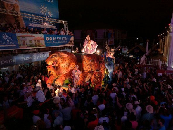 Paseo folclórico del Martes de Carnaval en Las Tablas