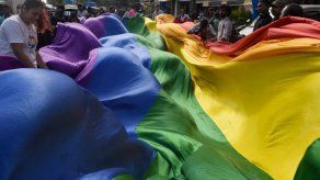 Histórica despenalización de la homosexualidad en India entre lágrimas de emoción
