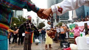 Con oración y cánticos recuerdan en Navidad a los 43 mexicanos desaparecidos