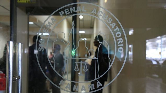 Operativo contra pornografía infantil deja bajo detención provisional a 10 hombres