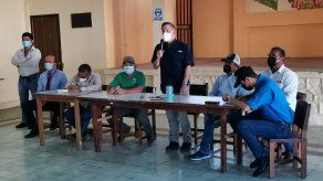 El viceministro del MIDA, Carlos Rognoni, llegó a un acuerdo con los productores de Nata. El viceministro del MIDA, Carlos Rognoni, llegó a un acuerdo con los productores de Nata.