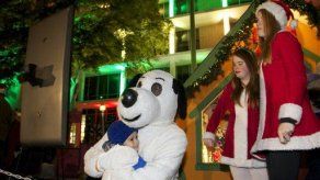 Casa navideña de Snoopy se salva en California