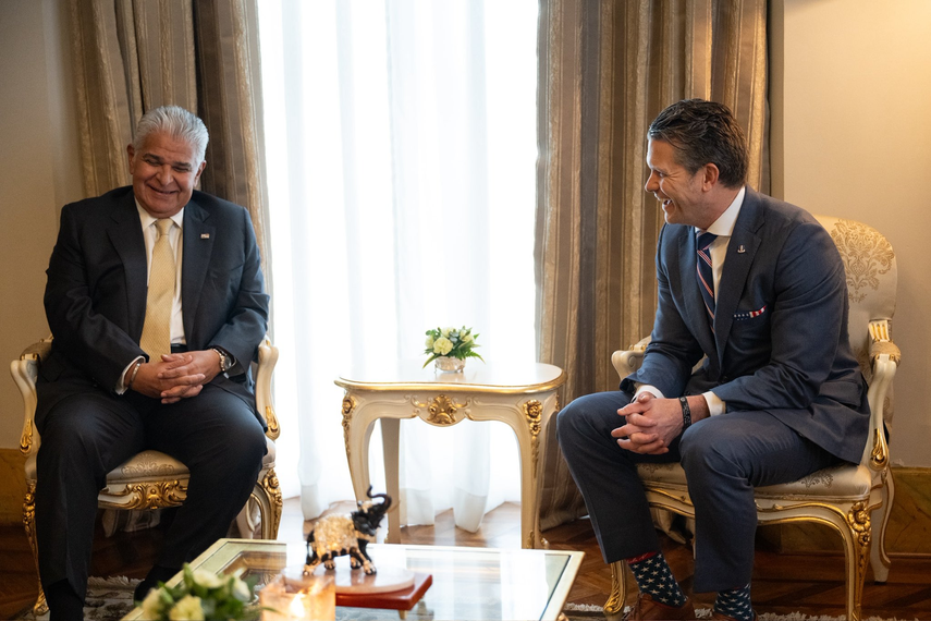 Secretario de Defensa de Estados Unidos participa de la inauguración del Muelle 3