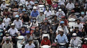 Vietnam podría prohibir conducir a motocilistas pequeños