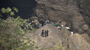 El avión de dos motores, operado por la firma nepalí Yeti Airlines, hacía un trayecto de 27 minutos desde la capital, Katmandú, a Pokhara.