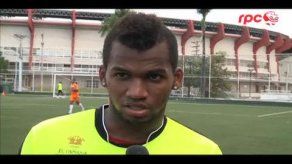 Portero Manotas entrena con la selección de Panamá